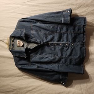Denim shirt with snaps